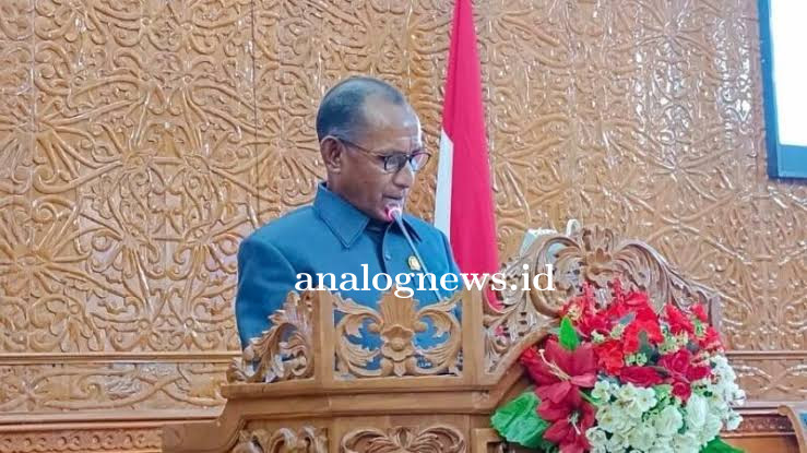 Anggota_DPRD_Kutai_Timur,_Ubaldus_Ba.jpg