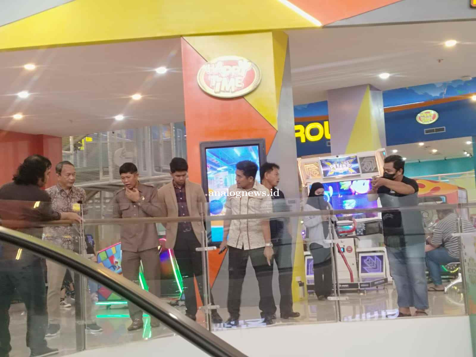Soroti Kelayakan BCM, Kaca Pembatas  Kurang Aman
