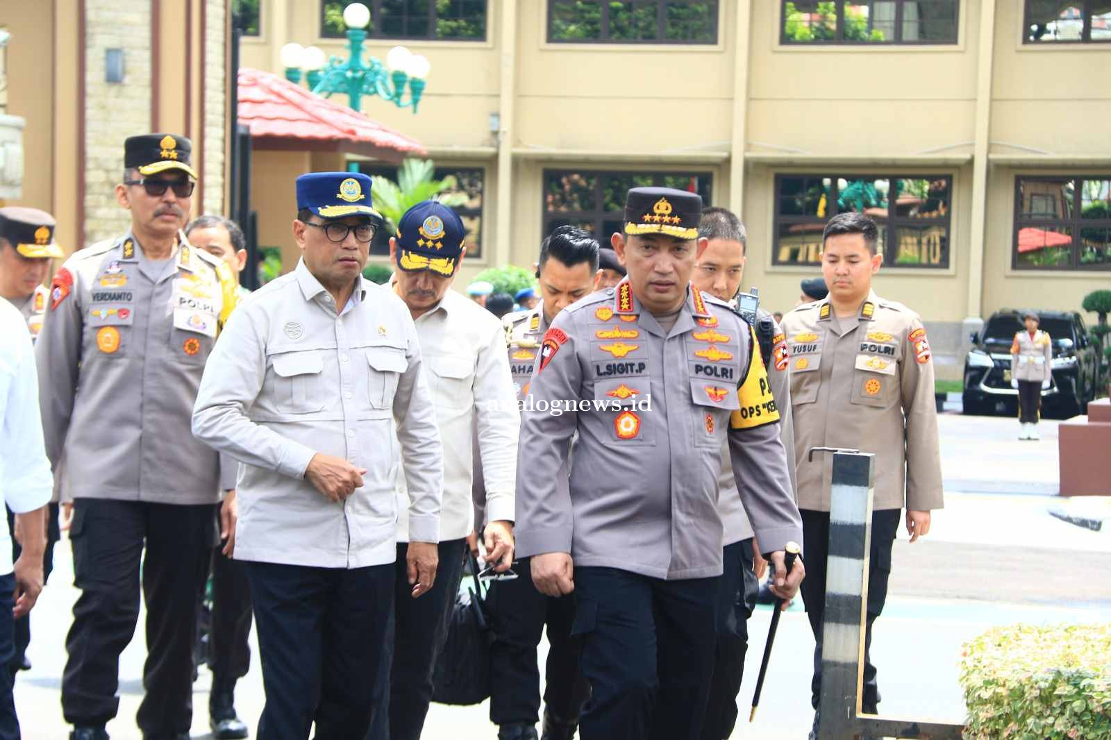 Pastikan Keamanan Arus Balik Lebaran, Kapolri Patroli Udara Jalur Tol 