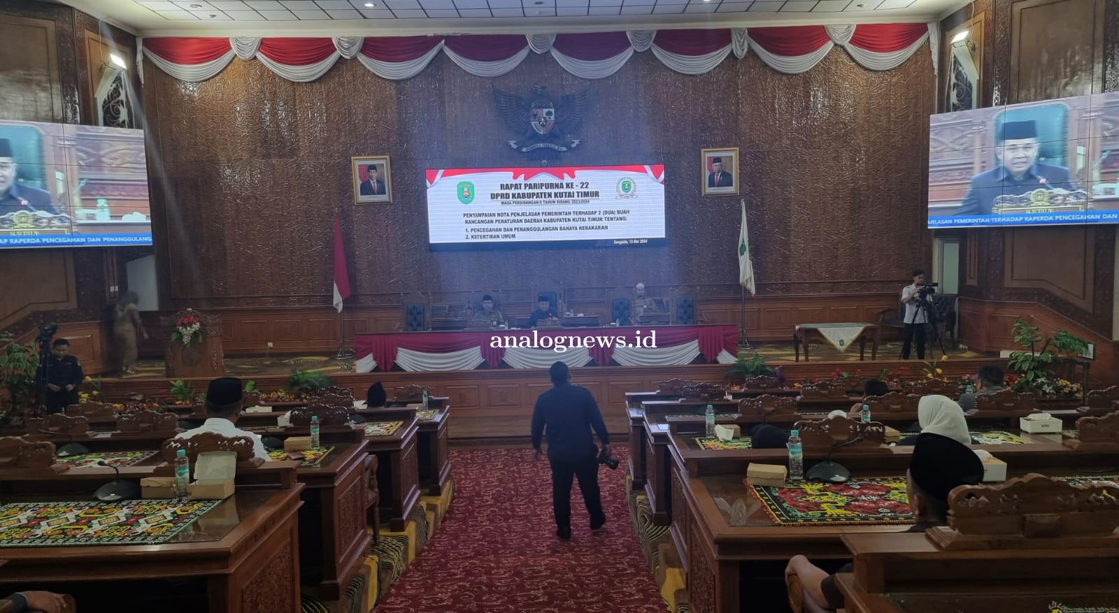 Pemkab Kutim Sampaikan Penjelasan Terhadap Dua Raperda ke DPRD