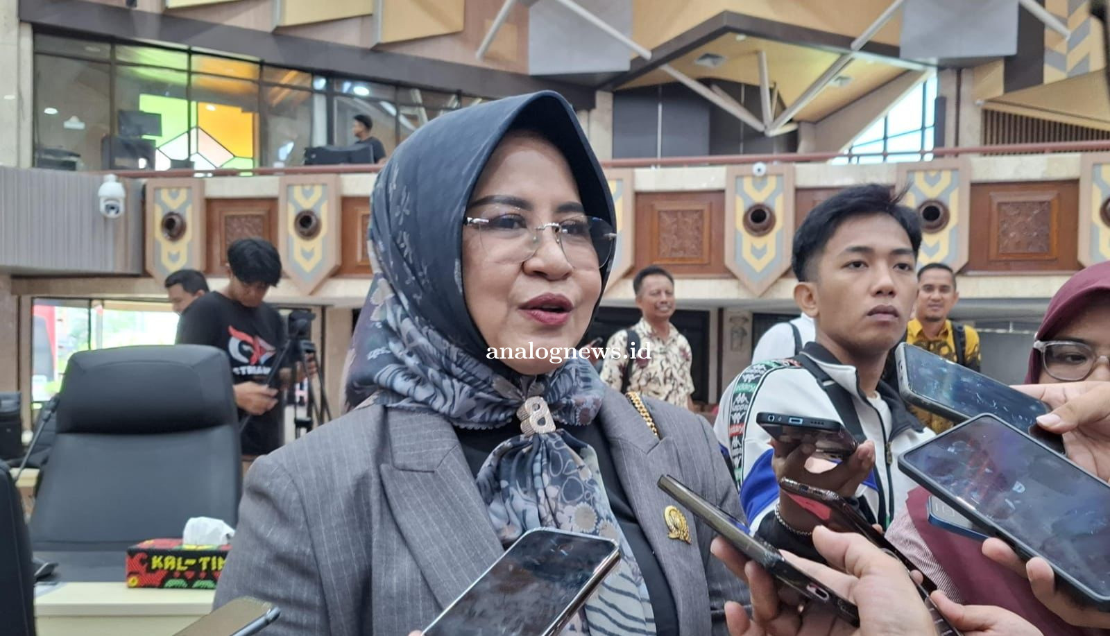 Dorong Digitalisasi Pendidikan, DPRD Kaltim Bagikan Laptop dan Wifi Gratis di Seribu Titik