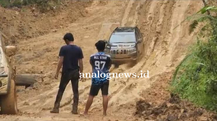 Jalan Licin dan Krisis Air, Potret Kehidupan di Kabupaten Kubar dan Mahulu