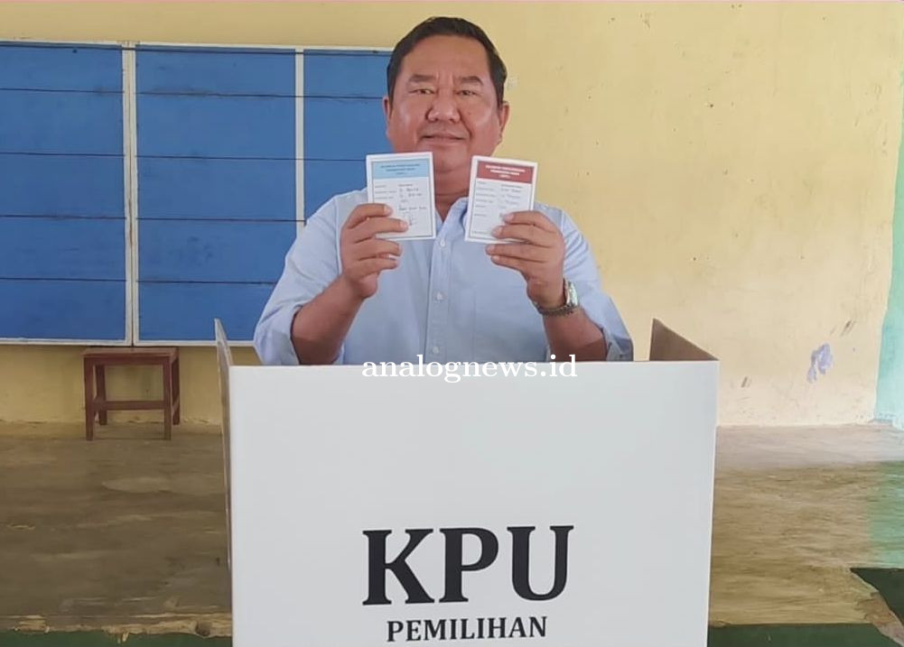 Ekti Imanuel Gunakan Hak Pilih pada Pilkada 2024 di Kutai Barat