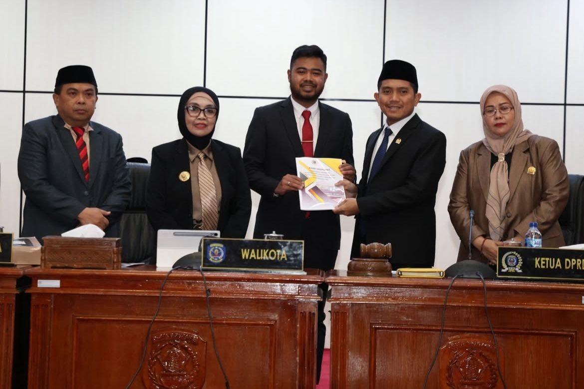 Neni Hadiri Rapat Paripurna, Dewan Sampaikan Rekomendasi LKPJ Wali Kota Tahun 2025