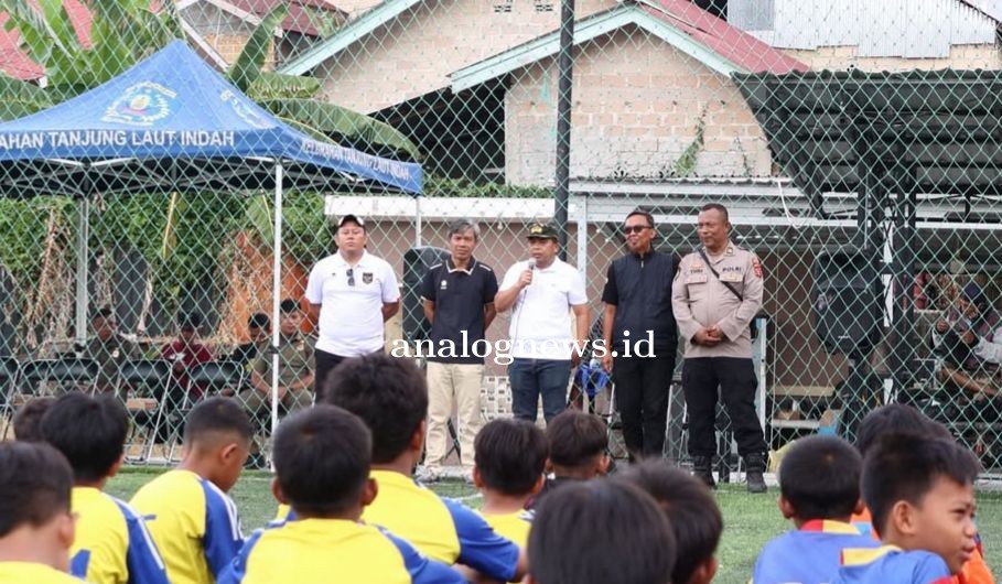 Agus Haris Ingatkan Pentingnya Disiplin dalam Turnamen Soccer Kids Bontang