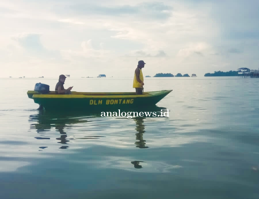 DLH Bontang Menjaga Ekosistem Laut dengan Kapal Pengangkut Sampah