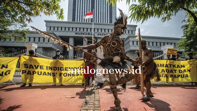 Suku_Papua.jpg